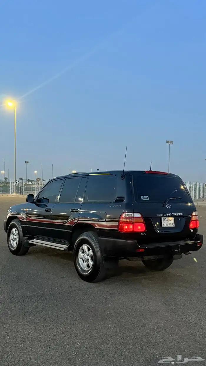 جيب 2001 اسود GX 6