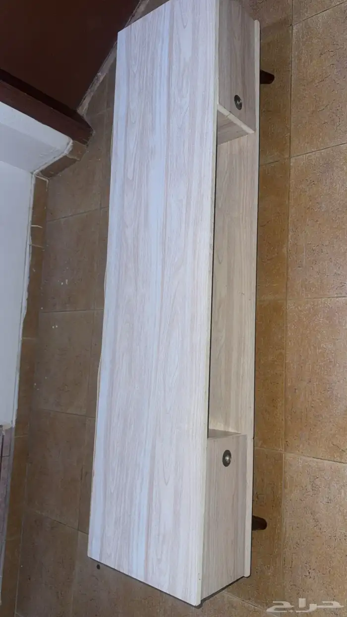 طاولة شاشة وطاولة مجلس مع طوايل خدمه 2