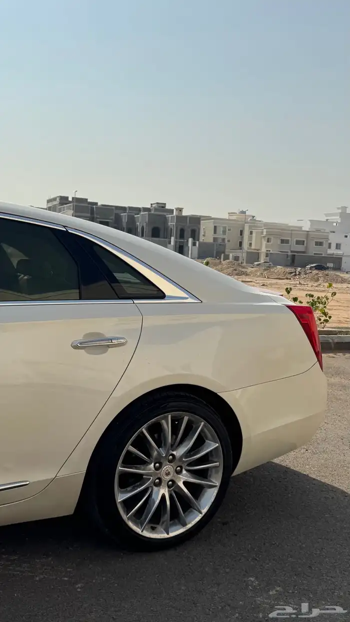 كاديلاك XTS 12