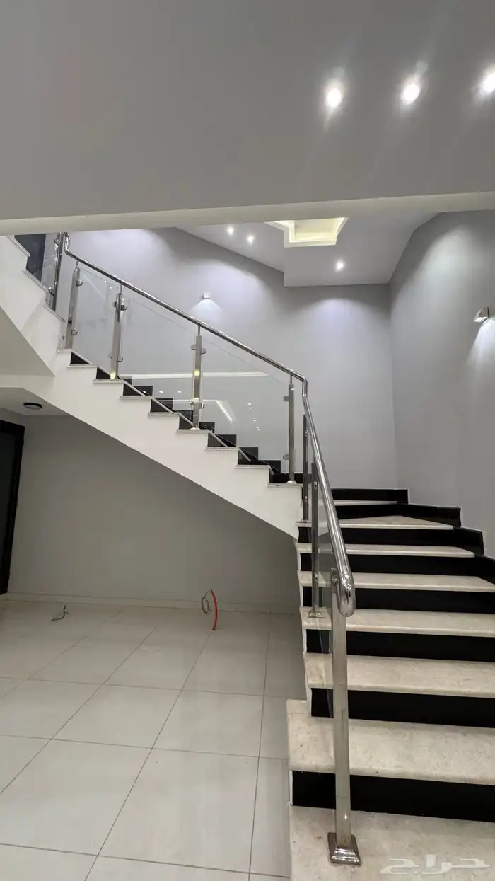 للبيع فيلا مستقله دورين وملحق حى دره الموسى مكتمل الخدمات 13