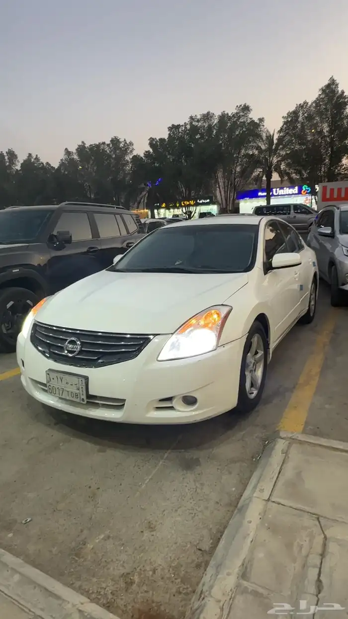 للبيع نيسان التيما 2010 0