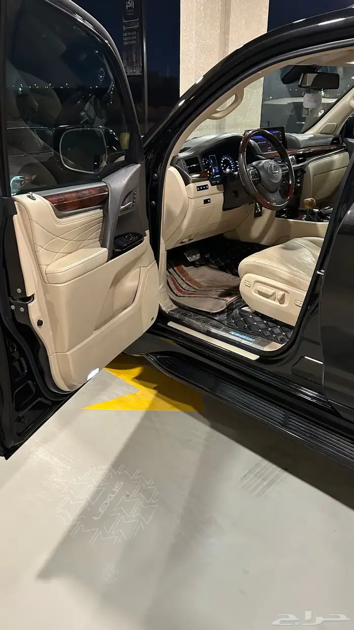 جيب لكزس 2021 بلاك اديشن بريمي 5