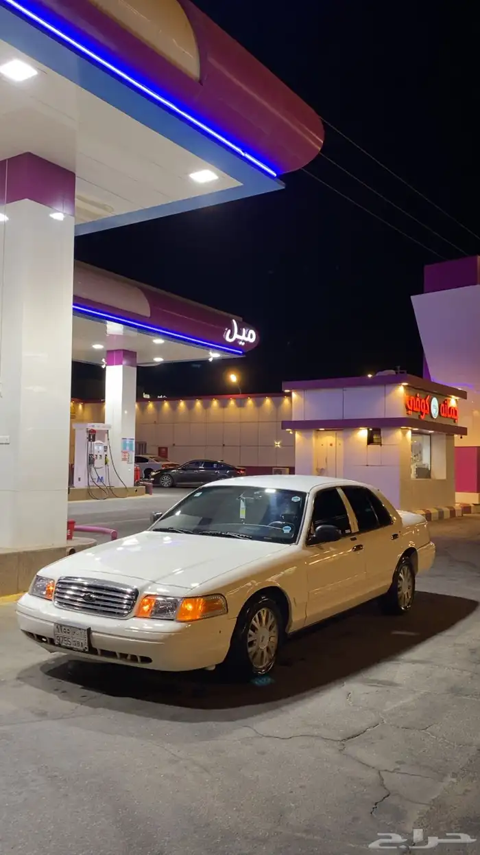 فورد فكتوريا 2004 امريكي 1