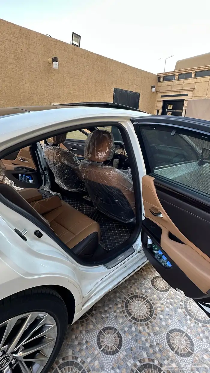 للبيع لكزس ES350 cc((مخزن))مالك اول 14