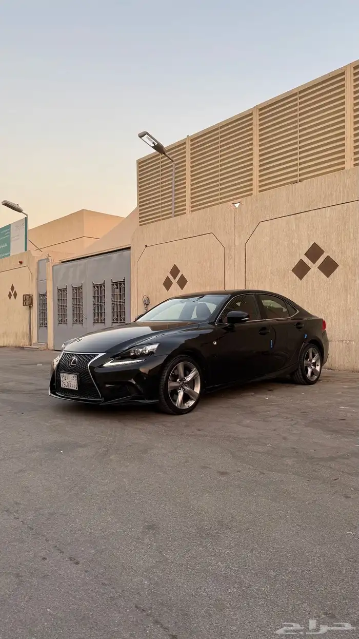 لكزس is2016 بدي وكاله 1