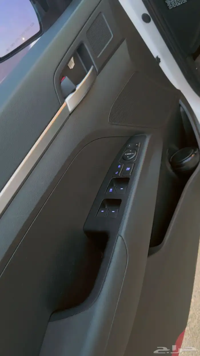 للبيع الالنترا افانتي 202 وارد كوري 1.6 بنزين 11