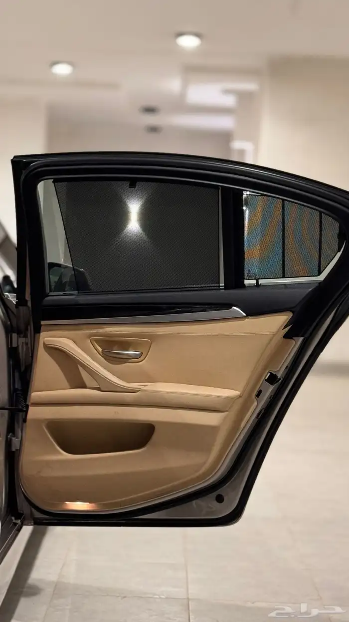 للبيع بي ام دبليو 550i الفئة الخامسة 25