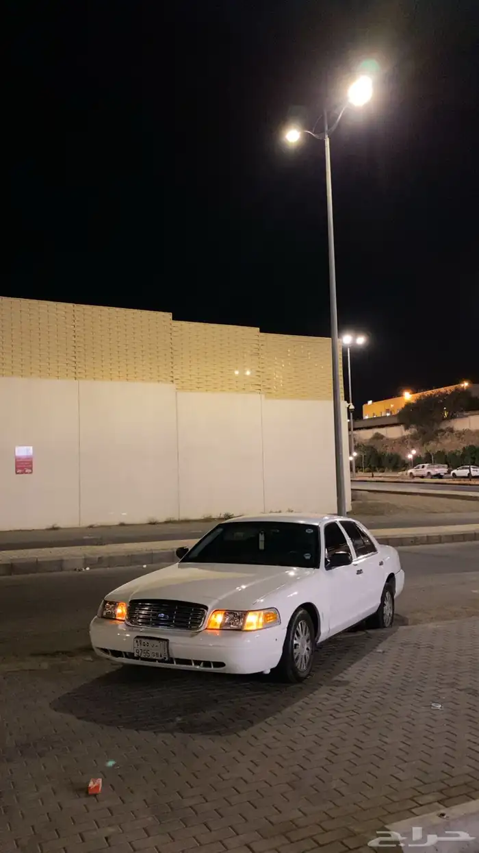 فورد فكتوريا 2004 امريكي 0