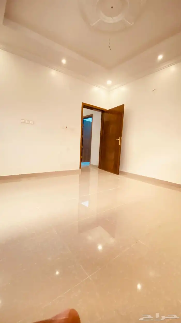 شقه للايجار 3 غرف وسطح 2 دورات مياه وصاله ومطبخ مخطط الوسام 16