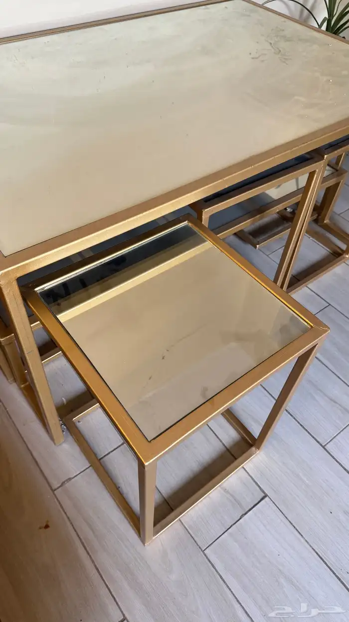 طاولة مرايا كبيره مع طوايل خدمه 8 الحاله جديده 0