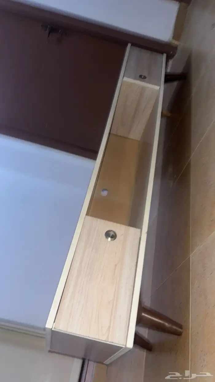 طاولة شاشة وطاولة مجلس مع طوايل خدمه 1