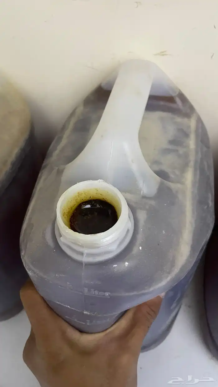 عسل بغيه يوجد فيه سكر أربع على سوم لي يوقف ببيع 2