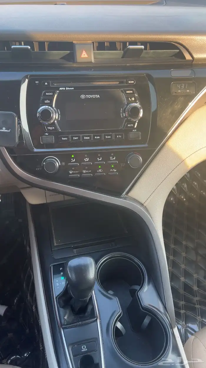 كامري 2018 LE بنزين نظيف جدا 3