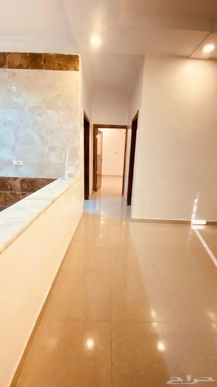 شقه للايجار 3 غرف وسطح 2 دورات مياه وصاله ومطبخ مخطط الوسام 13