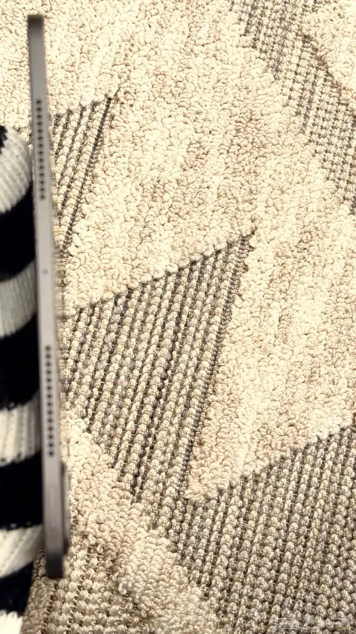 ايباد برو 11 انش 256 جيجا M4 اسود مع كيبورد 5