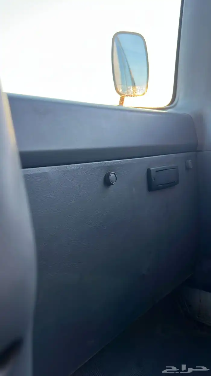 باص 30 راكب نيسان 2008 مخزن 37