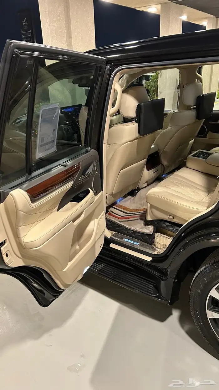 جيب لكزس 2021 بلاك اديشن بريمي 11