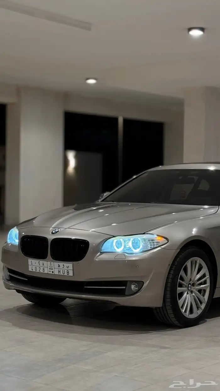 للبيع بي ام دبليو 550i الفئة الخامسة 9