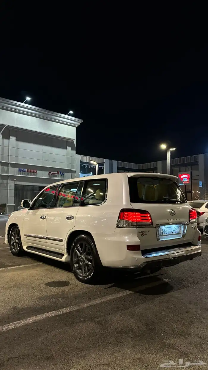 جيب لكزس 2014 نظيف للبيع 5