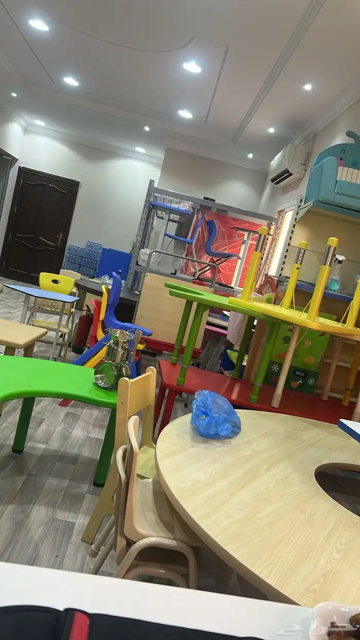 كراسي وطاولات روضه 1