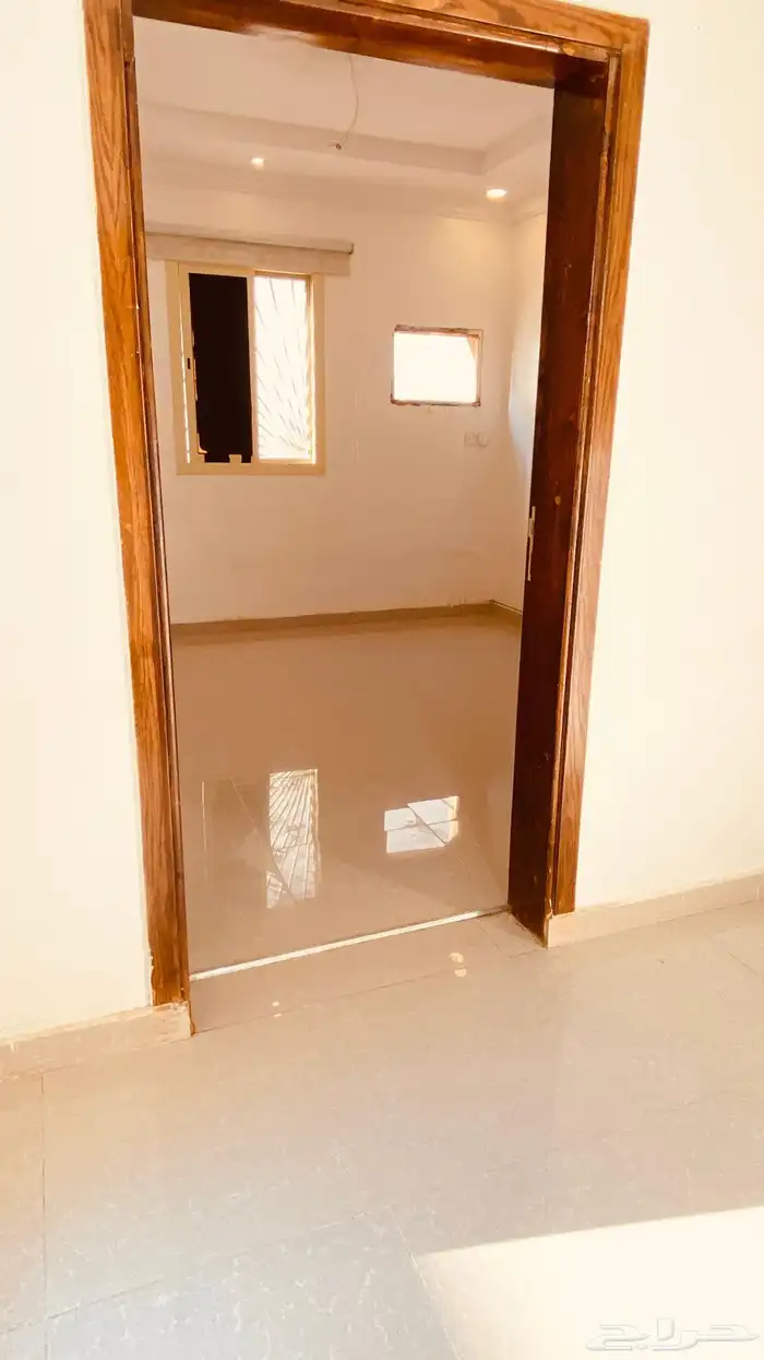 شقه للايجار 3 غرف وسطح 2 دورات مياه وصاله ومطبخ مخطط الوسام 9