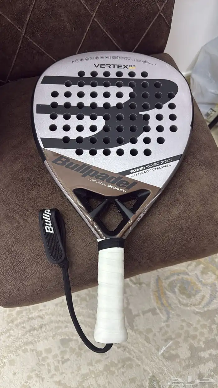 مضرب بادل جديد 1