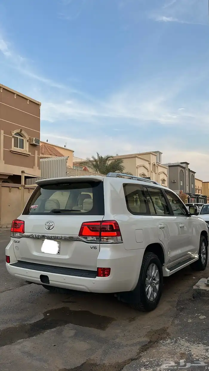 لاندكروزر 2020 مخزن للبيع 4