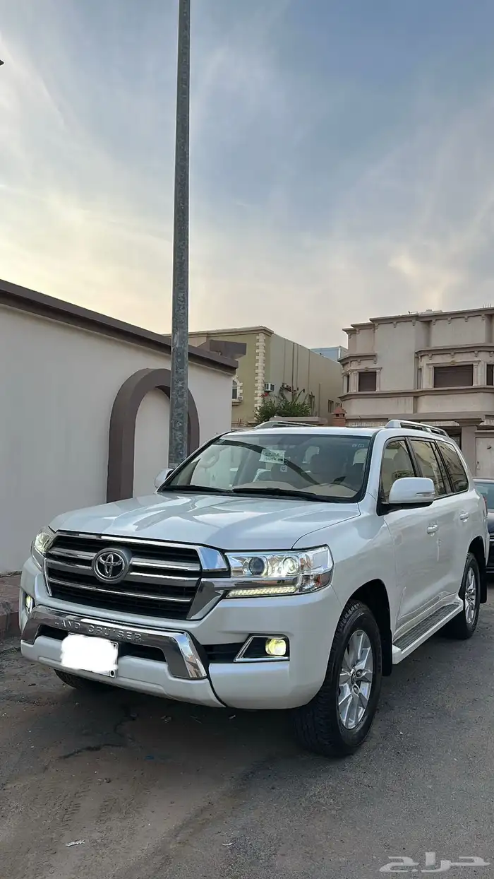 لاندكروزر 2020 مخزن للبيع 1