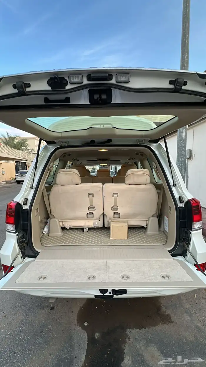 لاندكروزر 2020 مخزن للبيع 20