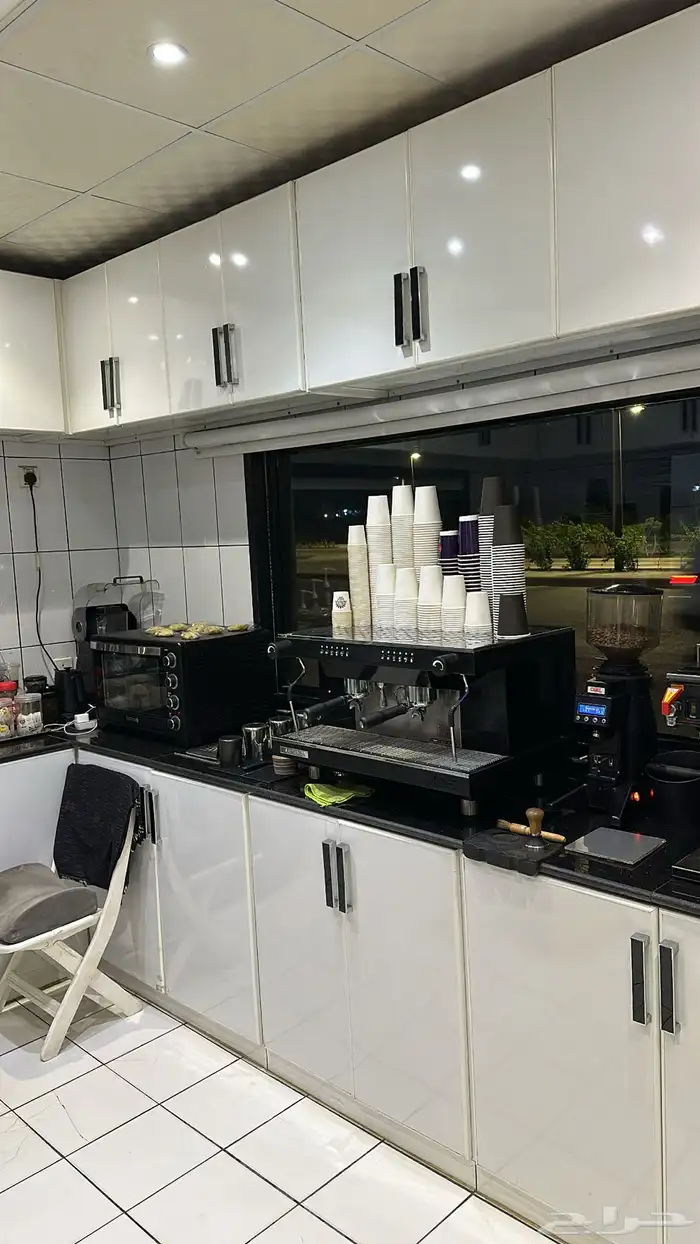 كشك كوفي للبيع مع اغرضه 4