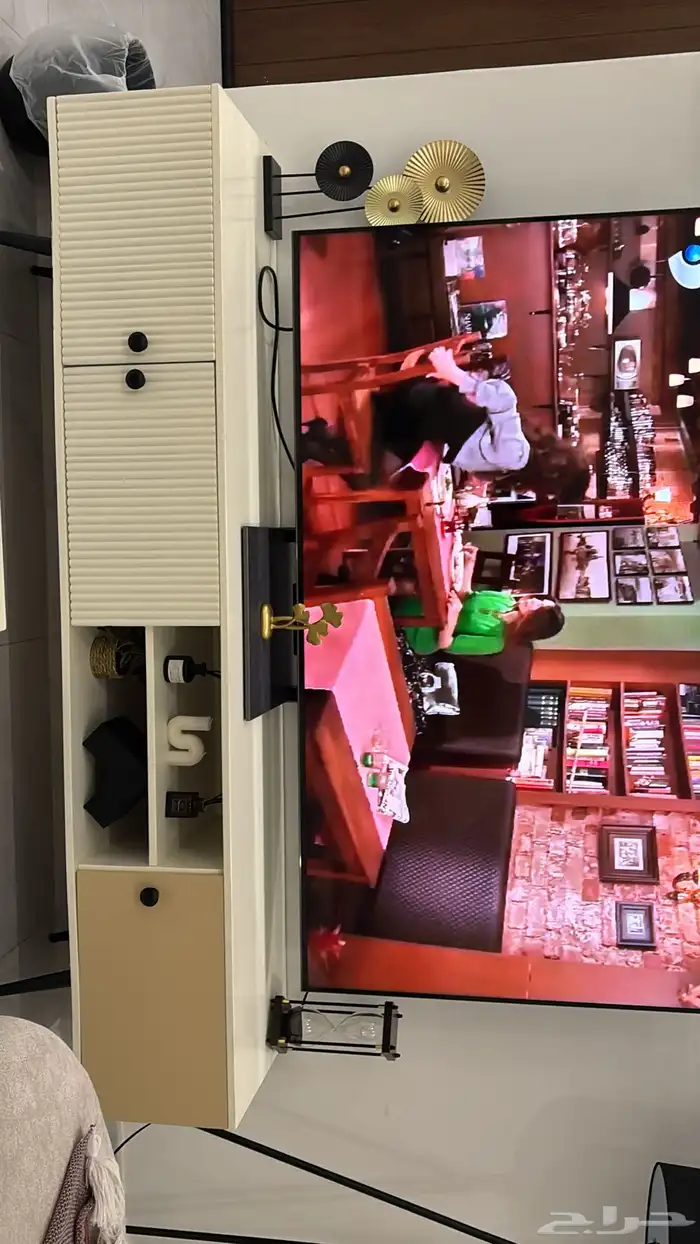 طاولة تلفزيون 1