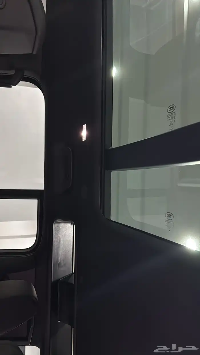 لاند روفر ديفندر x110 موديل 2022 الفردان 15