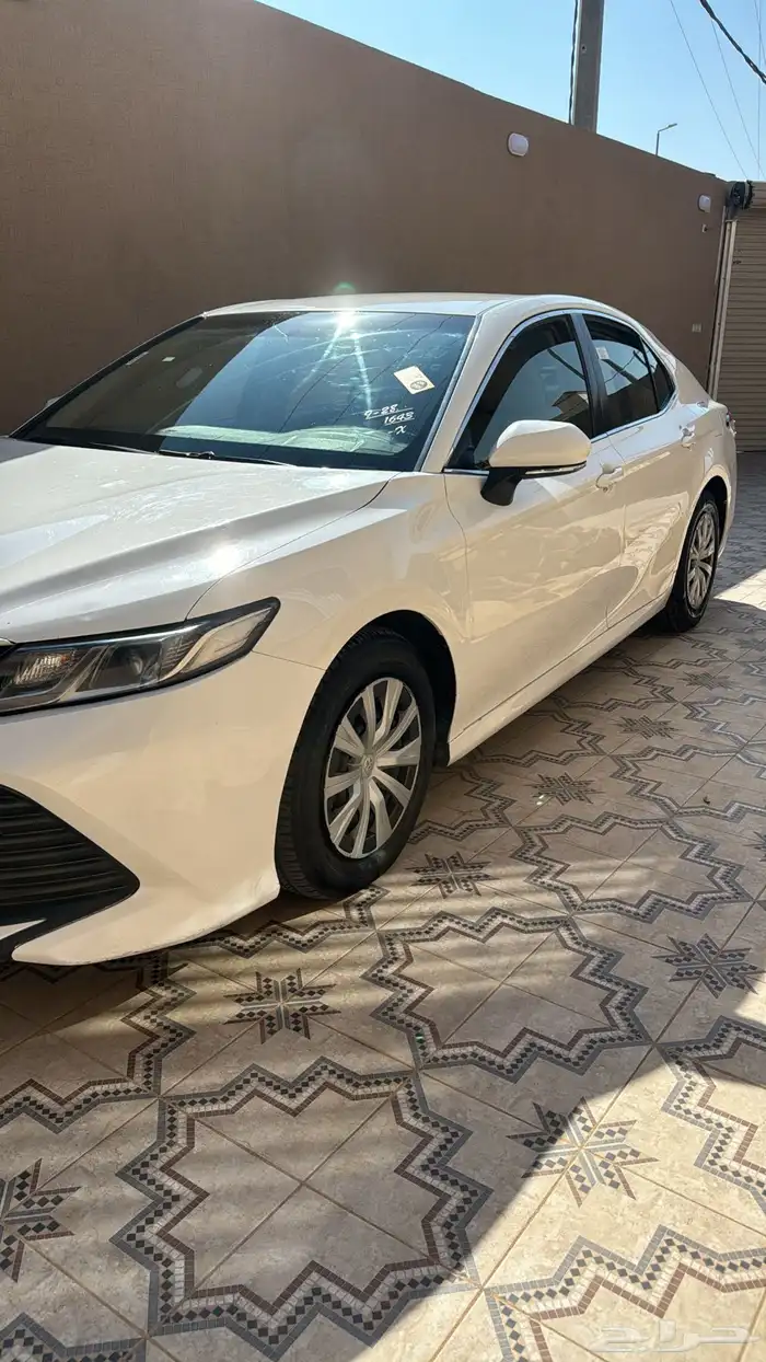 كامري 18 ستاندر ابيض . 0
