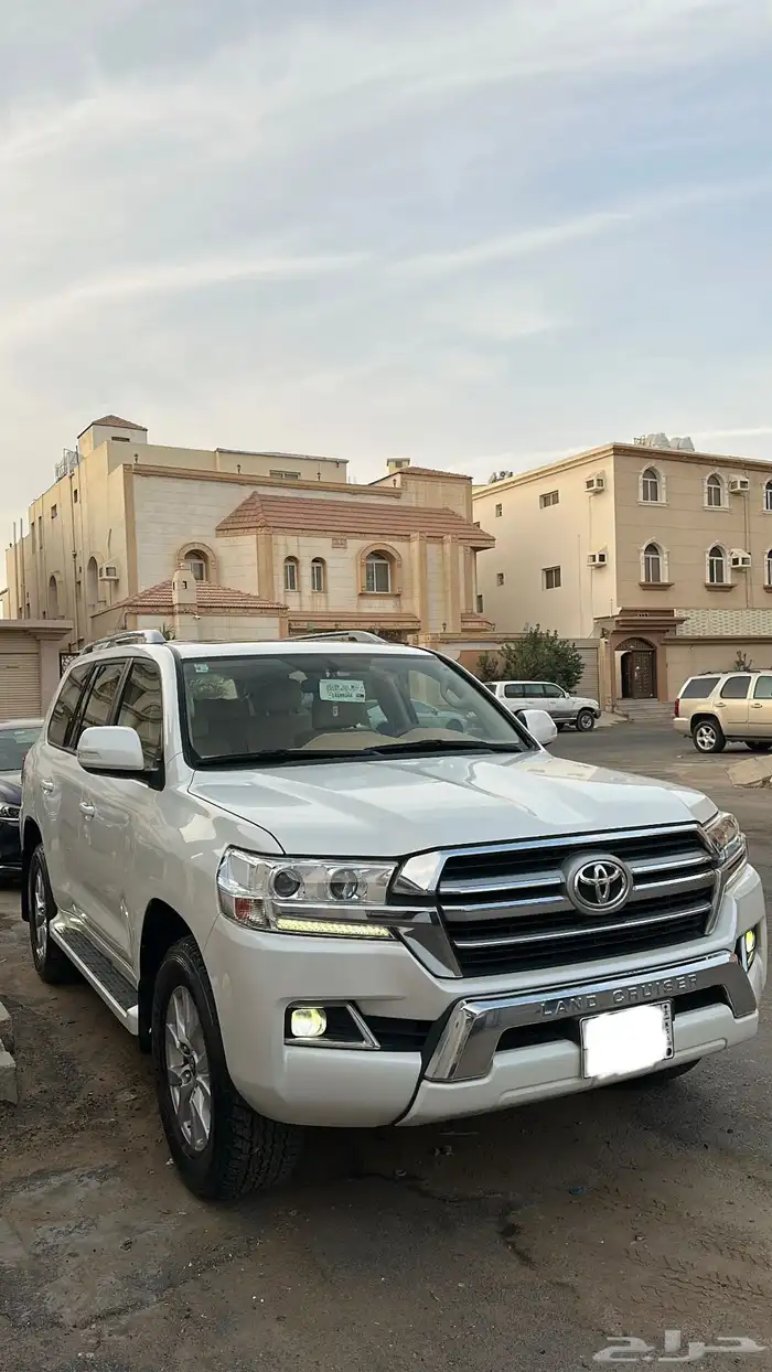 لاندكروزر 2020 مخزن للبيع 3
