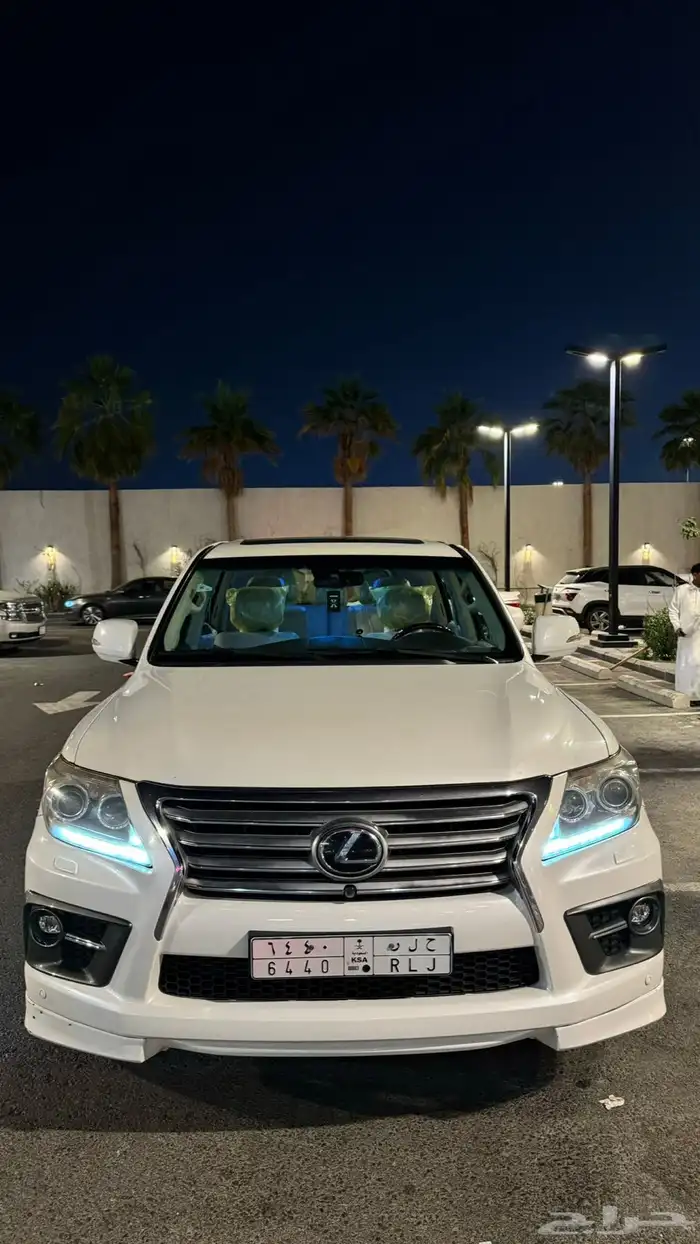 جيب لكزس 2014 نظيف للبيع 4