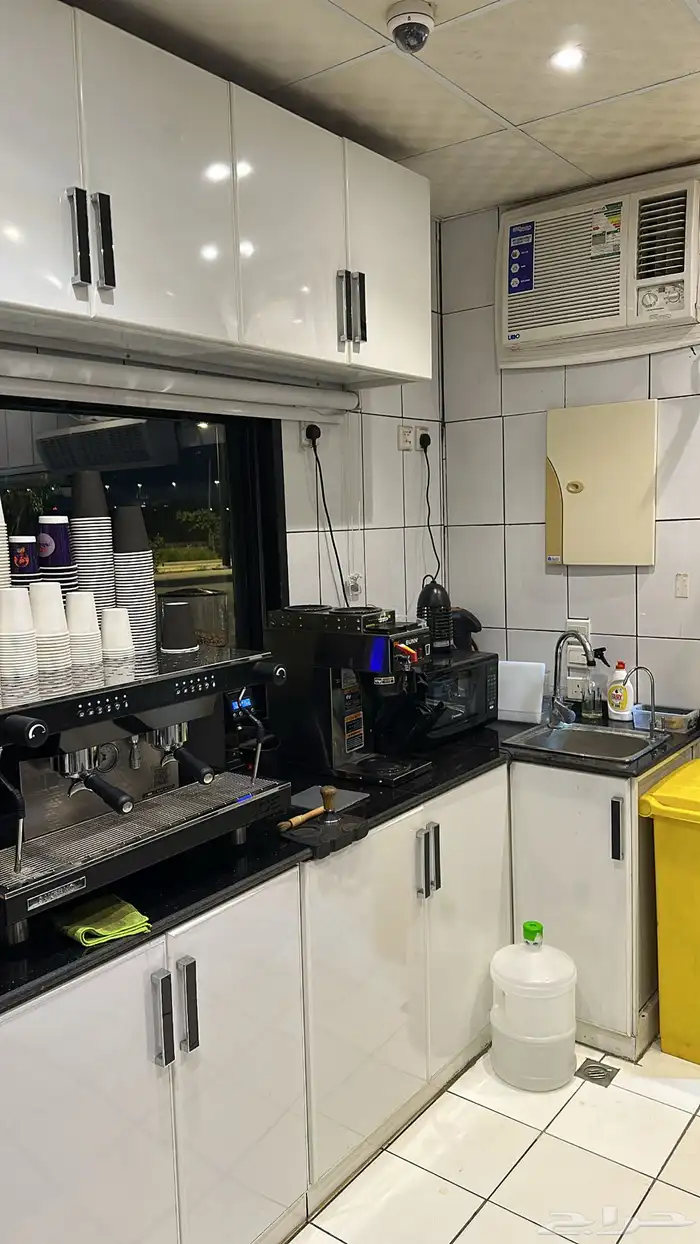 كشك كوفي للبيع مع اغرضه 5