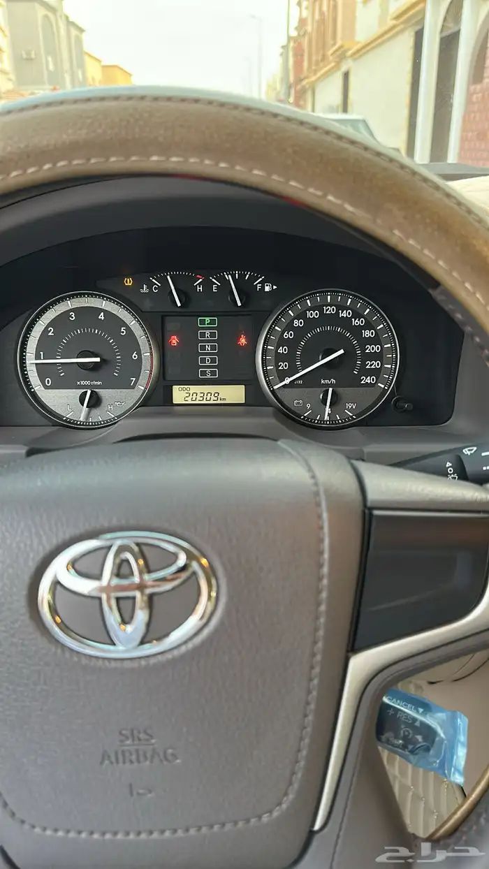 لاندكروزر 2020 مخزن للبيع 13