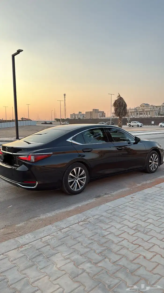 لكزس ES250 موديل 2021 نظيفة جدا  مالك ثاني 6