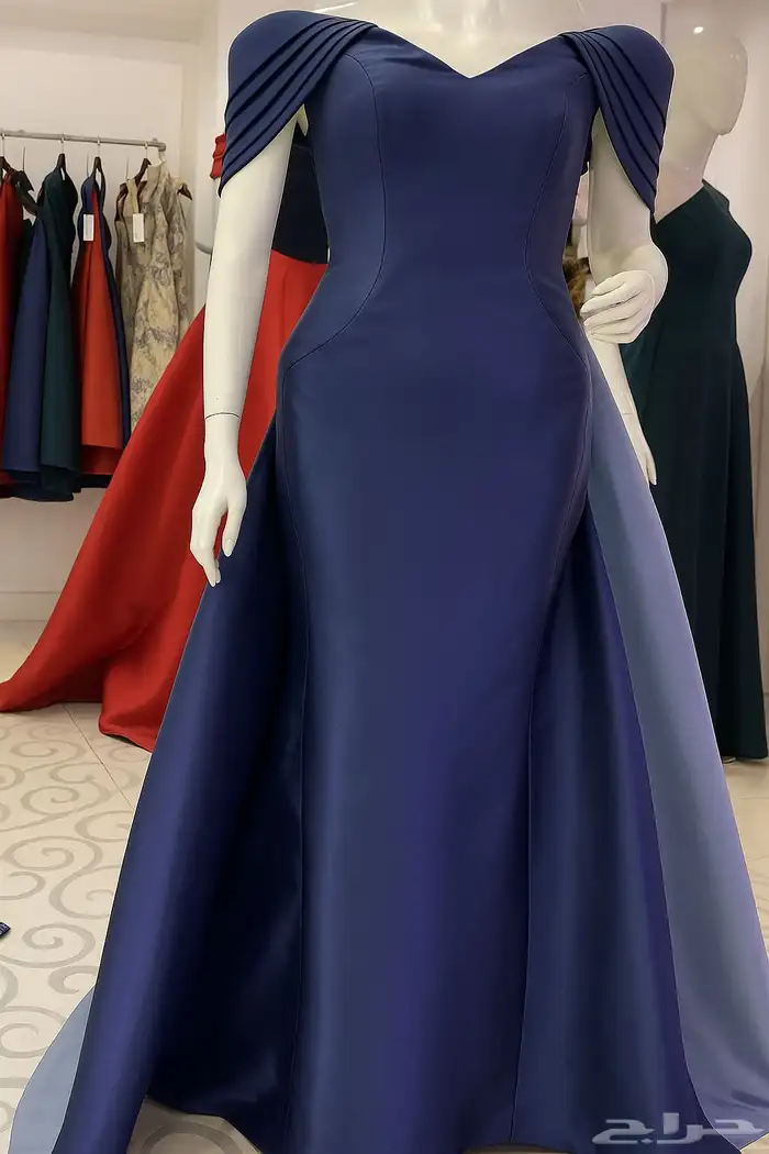 فستان من تصميم دار لازار 0