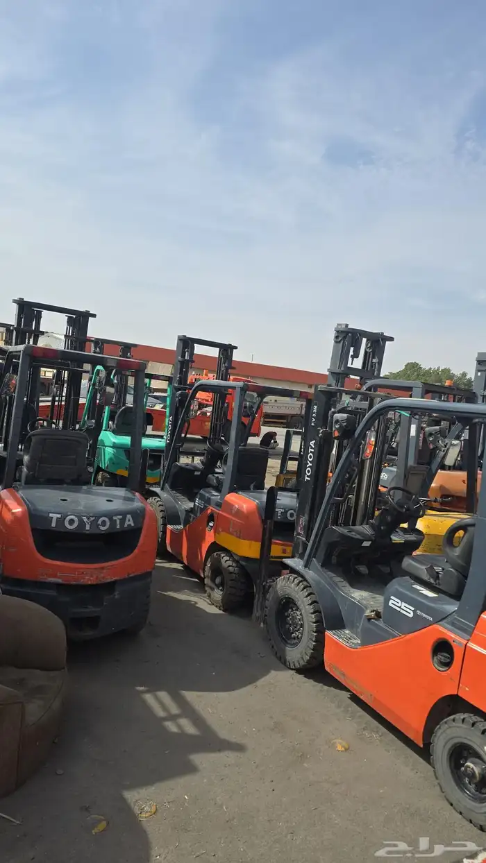 فوركلفت للايجار رافعة شوكية رافعات للايجار اليومي والشهري 8