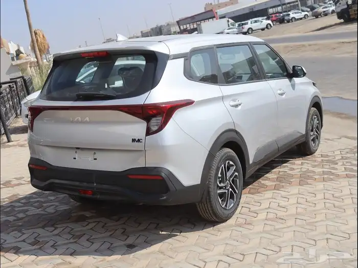 كيا كارينز مطور 2025 8