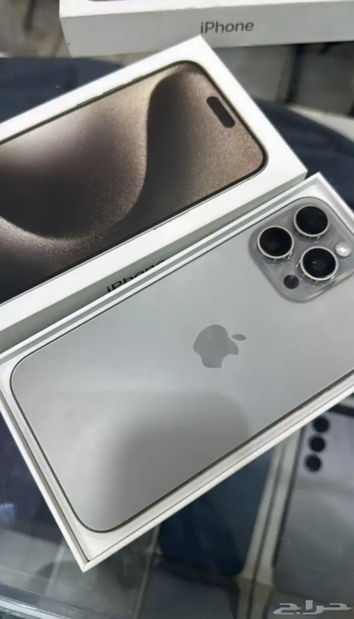 ايفون 15 برو ماكس 256 قيقا بطاريه 85الشاشه مبدله عليها ضمان 0