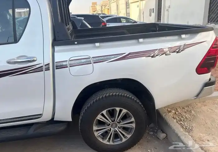 هايلوكس قير عادي وكالة بنزين 2025 دبل S-GLX 1