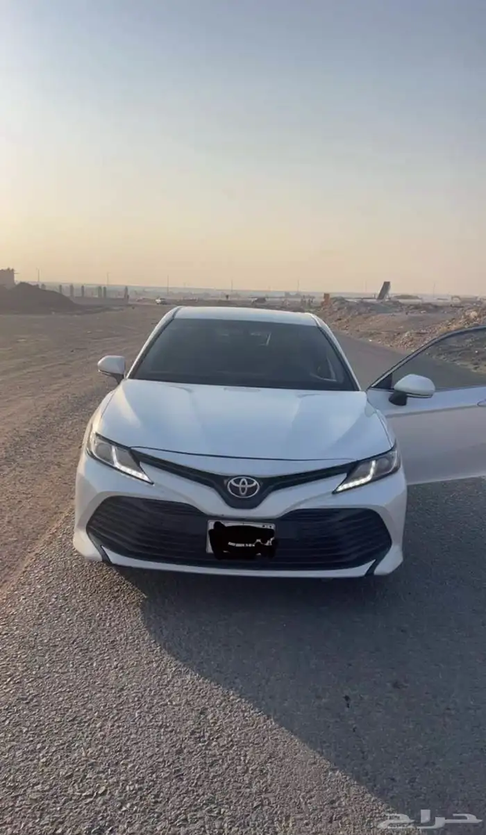 كامري 2018 LE بنزين نظيف جدا 1