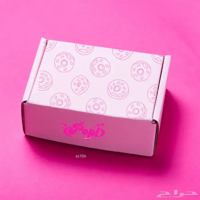 مصممة جرافيك 9