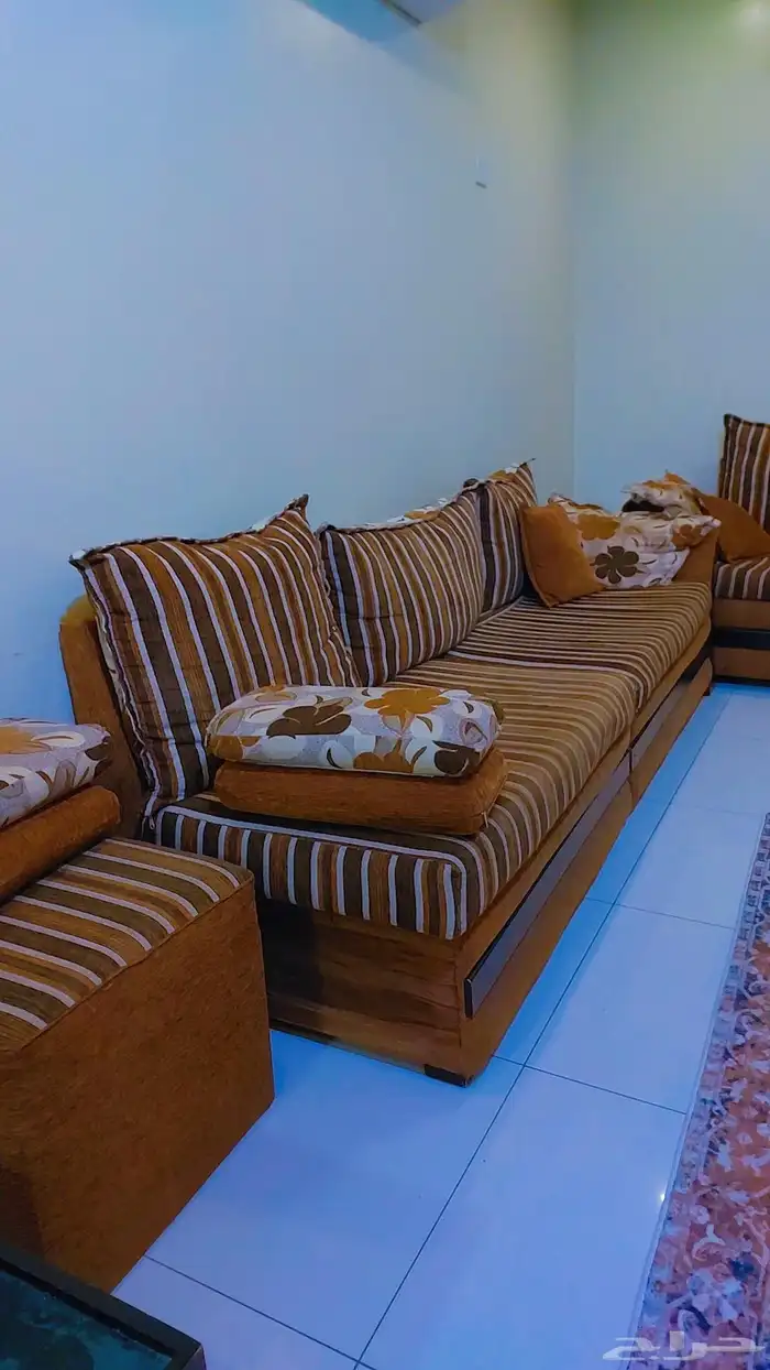 كنب شكل L السعر 270 للبيع المستعجل 0