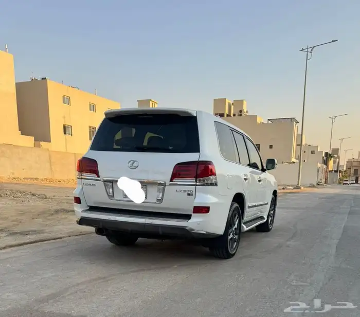جيب لكزس LX570 موديل 2014 لؤلؤي ماشي 150 الف 5
