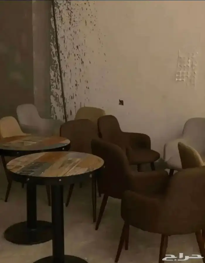 للبيع كراسي وطاولات 0