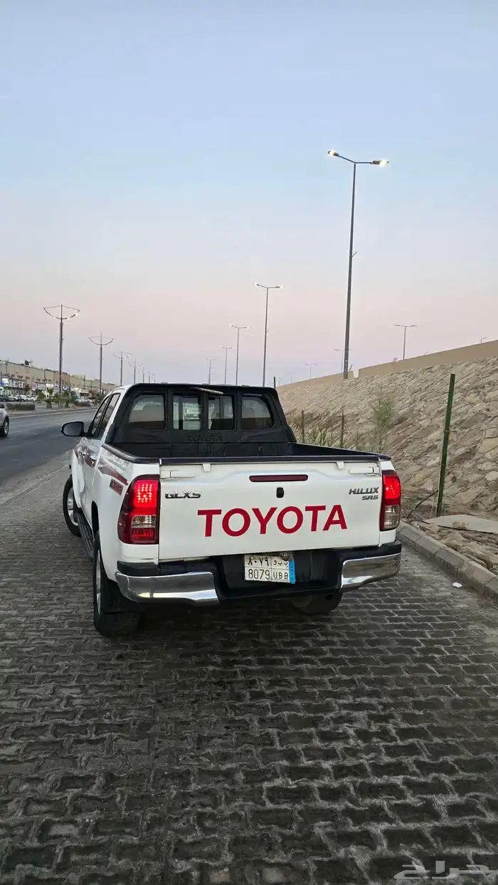 هايلوكس 2017 فل كامل قير عادي 1