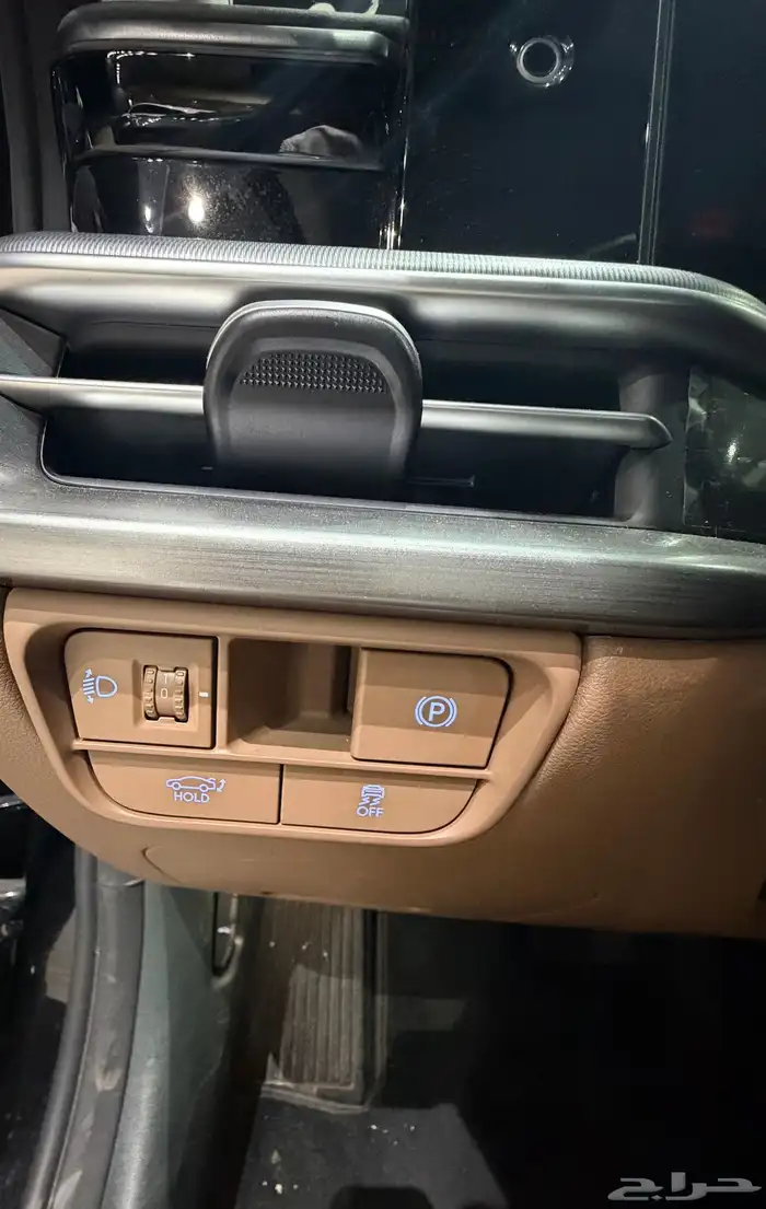 أزيرا 2023 فل كامل مع فتحة سقف 8